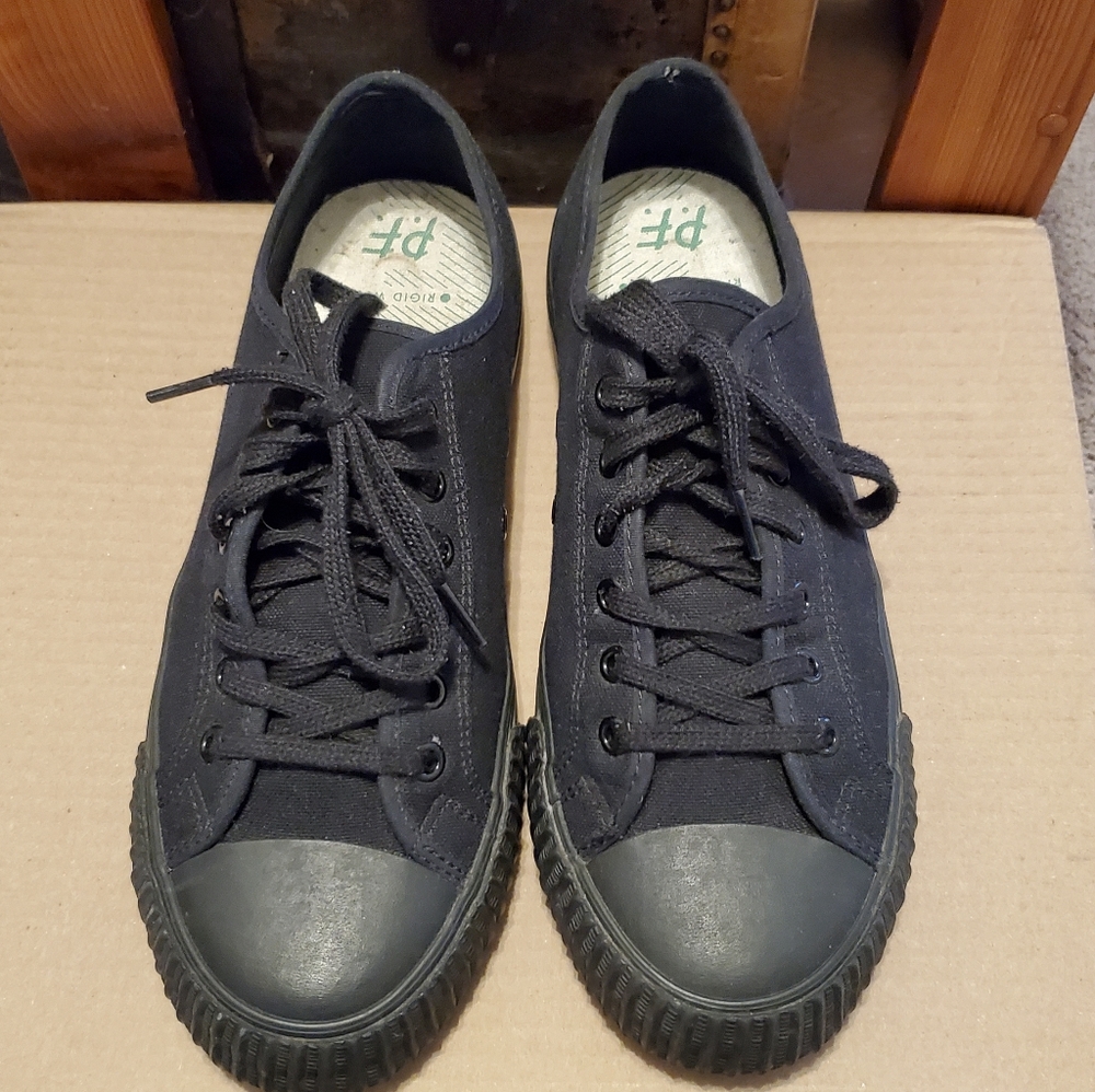 Mens P.F. Flyers size 9